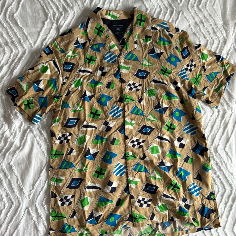 Tommy Hilfiger Men's Short Sleeve Camp Collar Button Shirt Nautical Flags